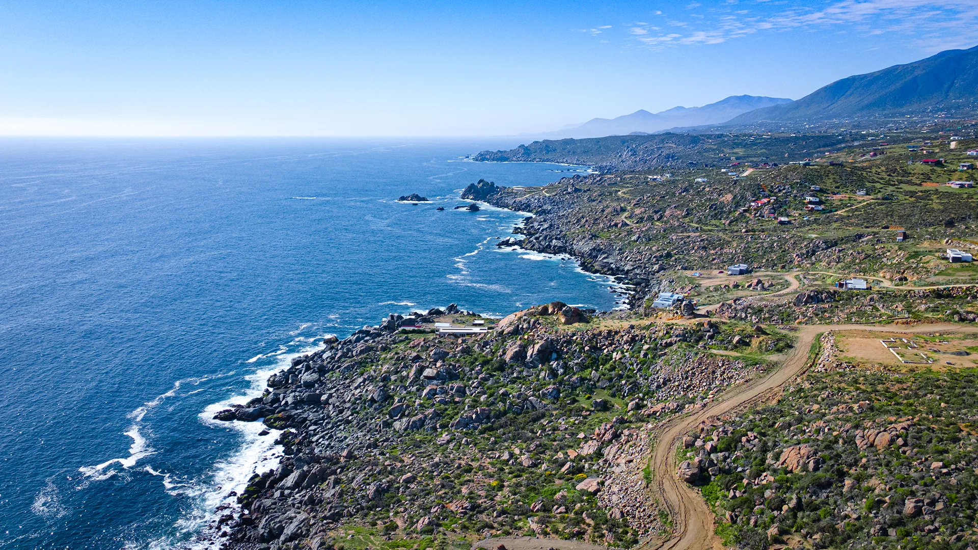 Vista aérea desde los terrenos de la Parcelación Praderas del Arrayán con vista directa al mar, Coquimbo